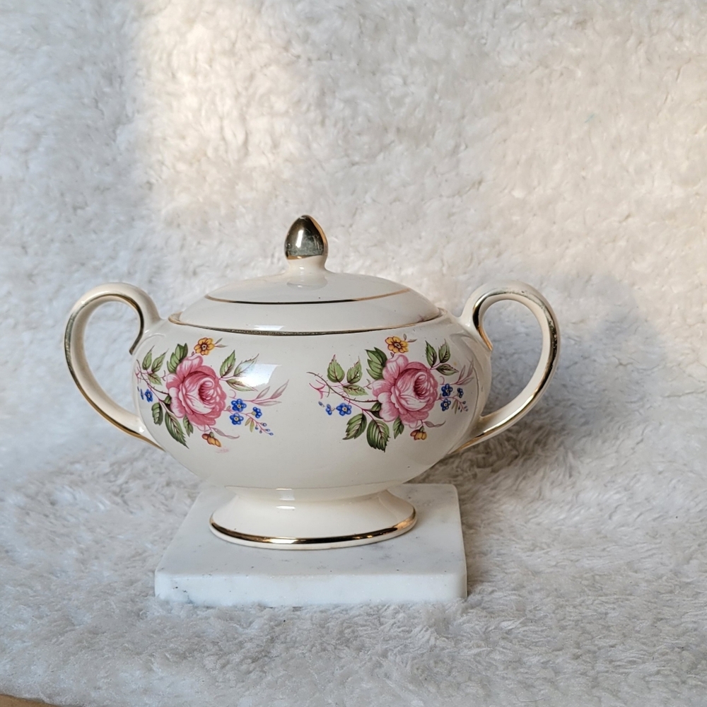 VINTAGE Sadler Porcelain Pink Flower With Gold Trim Tea Sugar Bowl